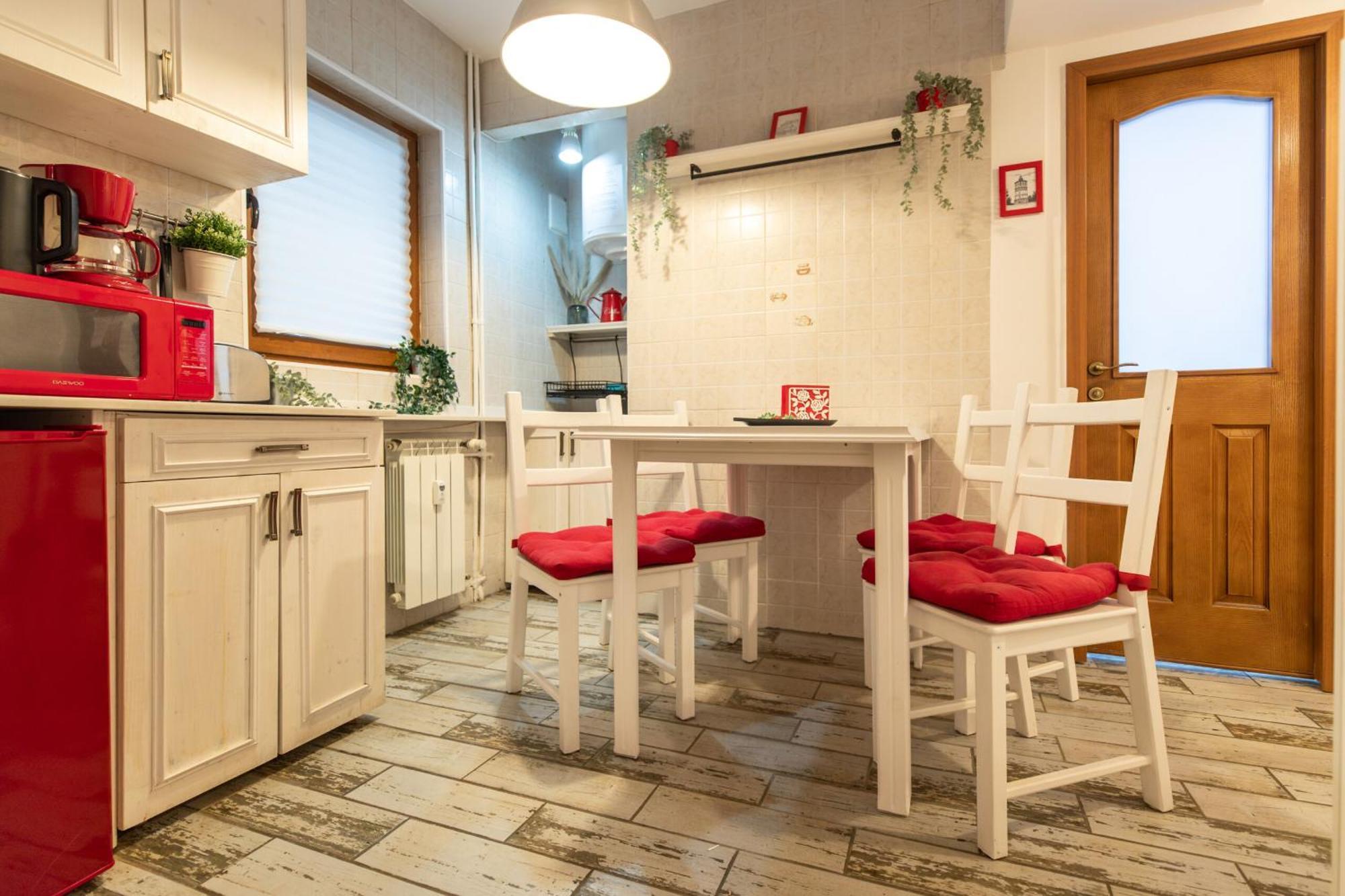 2Br Apartment At Piata Natiunilor Unite: Perfect For City Center Stays Букурещ Екстериор снимка