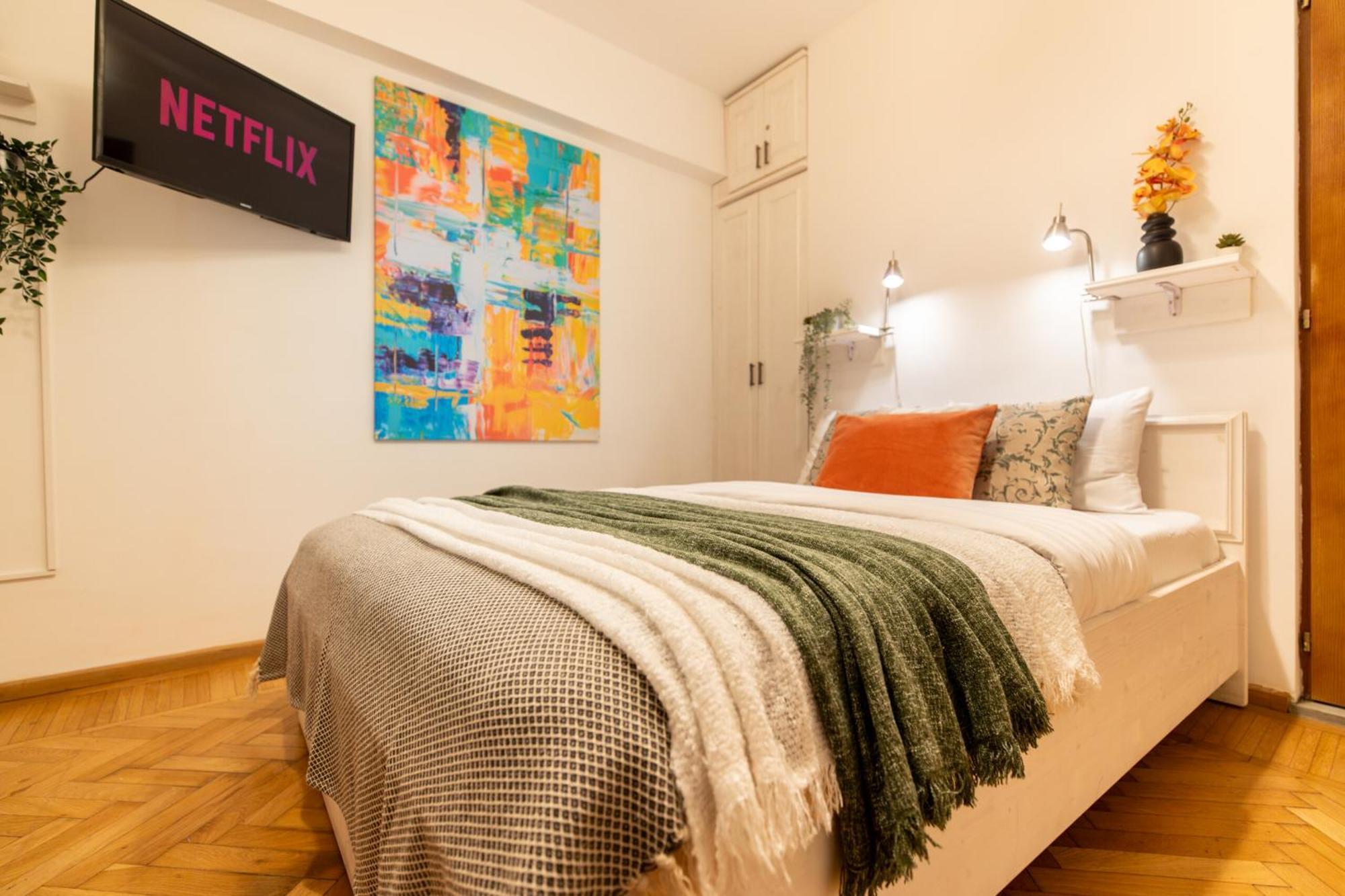 2Br Apartment At Piata Natiunilor Unite: Perfect For City Center Stays Букурещ Екстериор снимка